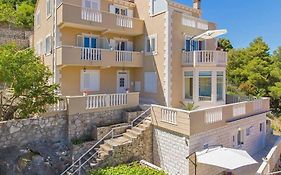 Apartments More